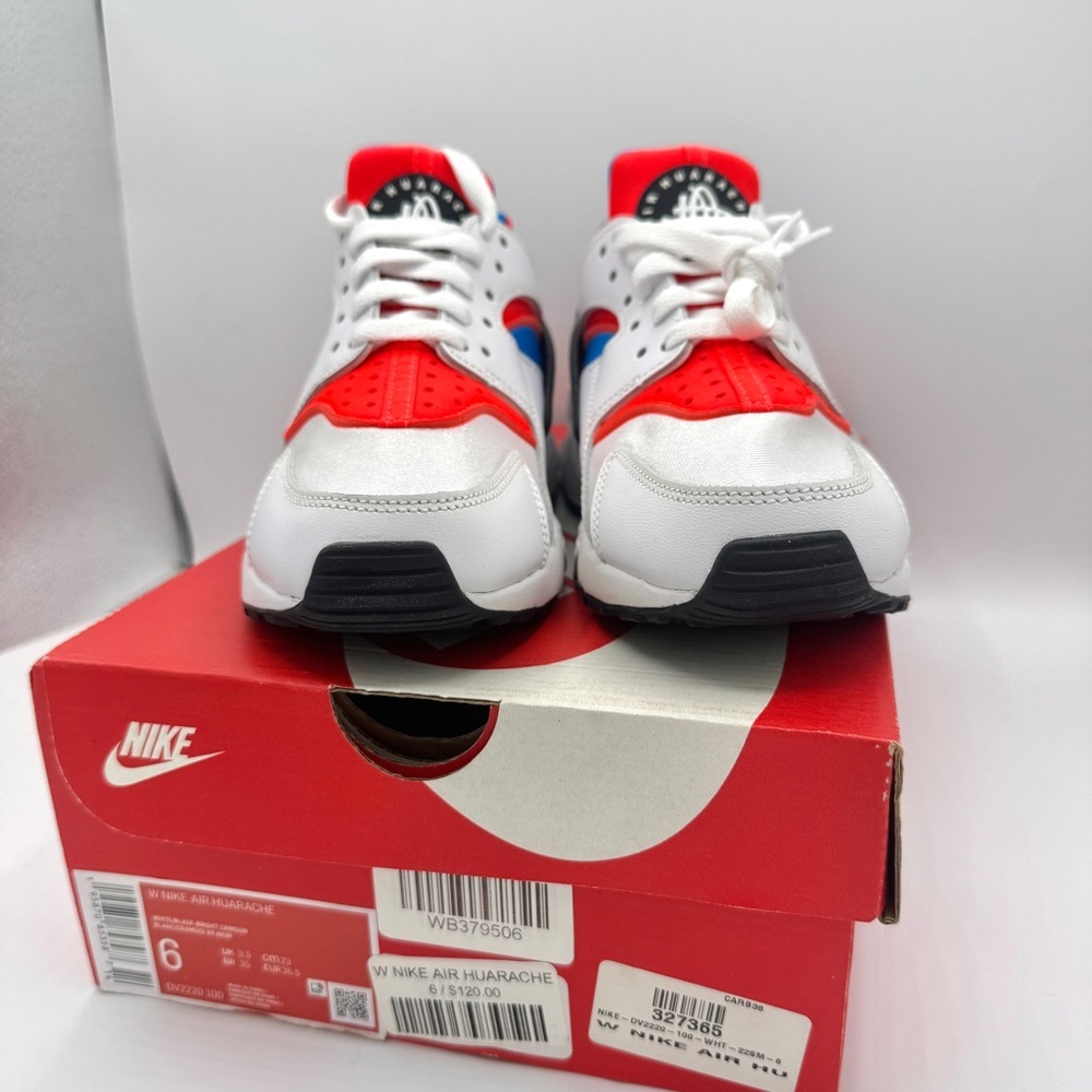 NWT Nike Hurache Women’s Sneakers in White Bright Crimson / Photo Blue / Black - Picture 4 of 14
